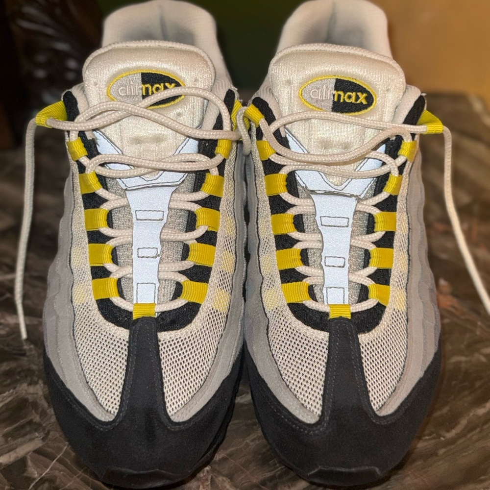 Nike Air Max 95 Tour Yellow Men 8.5 Women 10 White Grey Black 609048-105 Vintage